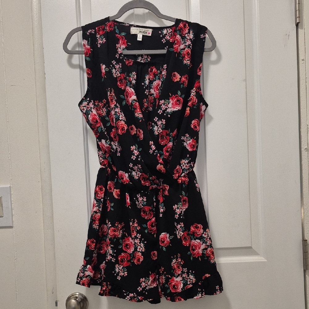 Black and Red Floral Shorts Dress Size L
